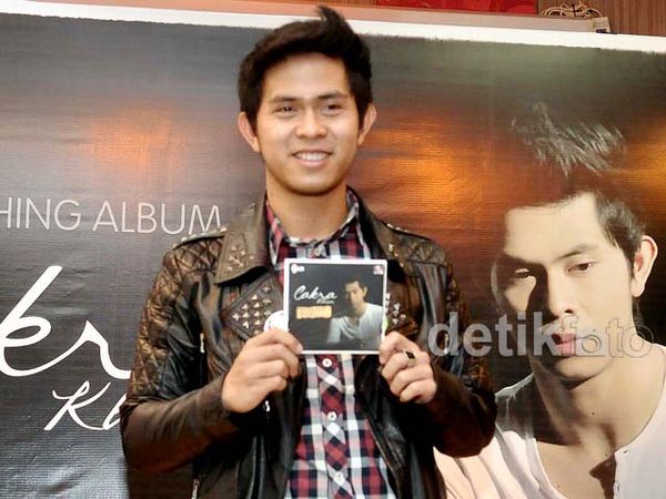Cakra Khan Rilis Album Perdana
