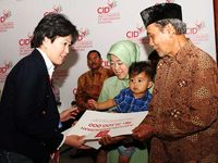 8 Prajurit TNI yang Gugur di Papua Terima Bantuan 