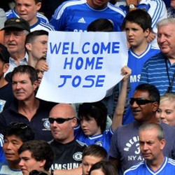 Stamford Bridge Meriah Sambut Mourinho