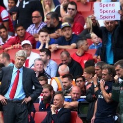 Carragher: Tawar Cabaye, Arsenal Sedang Panik