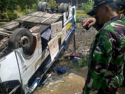Kecelakaan di Cisarua, Saksi: Bus Terjun, Berdiri, dan Akhirnya Terbalik