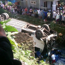 Masuk ke Jurang di Cisarua, Bus Giri Indah Diduga Alami Rem Blong