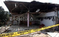 Warung yang Tertabrak Bus Giri Indah Kini Tak Berbentuk