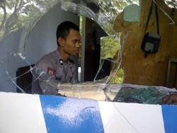 Diduga Gara-gara Tilang, Pos Polisi Dirusak Massa dalam Karnaval 17-an