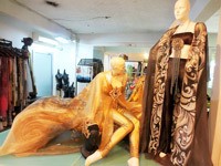 Tak Sudi Dijiplak, Agnes Budhisurya Buat Gaun Lukis