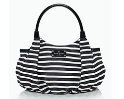 Shopping Guide: 7 Variasi Tas Motif Garis untuk Tampil Kasual