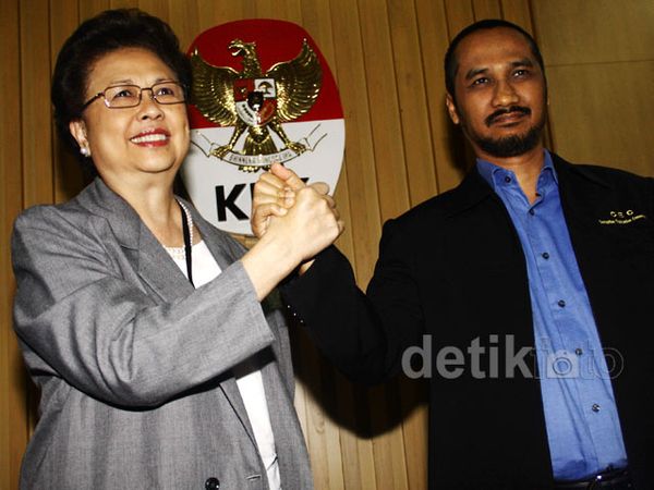 KPK Terima Ramon Magsaysay Award 2013 