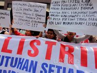 Listrik Diputus, Pedagang ITC Mangga Dua Demo