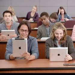 Lagi, Microsoft Ejek Kelemahan iPad