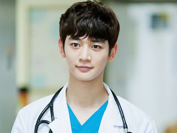 Ketika Si Tampan Minho SHINee Jadi Dokter