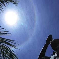 Fenomena Halo Terlihat di Atas Surabaya