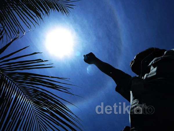 Menonton Fenomena Matahari Halo