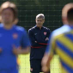 Tony Adams: Era Wenger di Arsenal Segera Berakhir