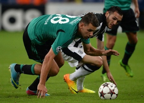 Schalke Diimbangi PAOK