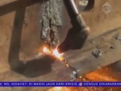 Rel Patah, Kereta Jakarta - Bogor Terganggu