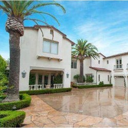 Dijual, Rumah Kobe Bryant Lengkap dengan Aquarium Ikan Hiu