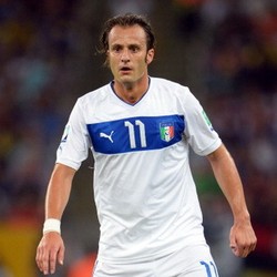 Genoa Tak Akan Lepas Gilardino