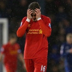 Coates Absen Lama, Liverpool Akan Cari Bek Baru