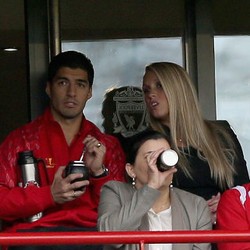 Suporter Liverpool Pasti Akan Maafkan Suarez