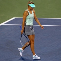 Cedera Bahu, Sharapova Tarik Diri dari AS Terbuka