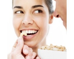 Menambah Berat Badan Cara Sehat dengan Ngemil Kacang