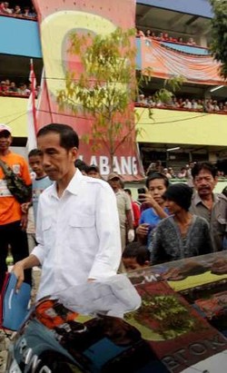  Diserbu PKL Blok G, Jokowi Terima Banyak Aduan