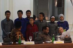  12 Anak Sekolah Ikut Rapat Terbatas Bersama SBY
