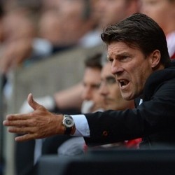 Swansea Menang 5-1, Laudrup: Seharusnya Bisa Lebih Banyak Gol