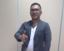 Mengenal Yosandy LS, Ahli Tulisan Tangan yang Bantu Bisnis Jadi Lebih Sukses