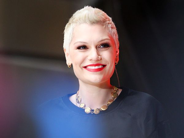 Jessie J Bersinar di Panggung Martin Place Plaza