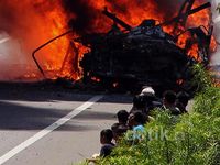 Truk Terbakar di Tol JORR Jatiasih-Cikunir