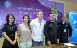 Street Food Chef, Menjelajah Kuliner Indonesia dari Mata Bule