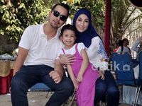 Annisa Trihapsari dan Keluarga Tercinta