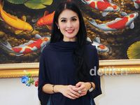 Sandra Dewi, Si Ibu Bidadari