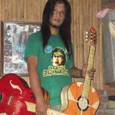 Gitar Stik Es Krim Buatan Arthur Dilirik Perusahaan Asing