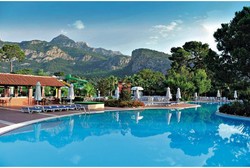 Niatnya Liburan, Ratusan Orang Inggris Ini Malah Keracunan di Hotel Turki 