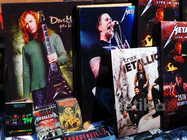 Berburu Atribut Metallica
