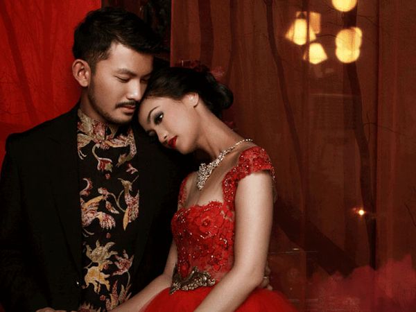 Ini Dia Foto Prewed Rio Dewanto dan Atiqah Hasiholan