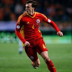 Spurs Rekrut Bek Rumania, Selanjutnya Lamela?