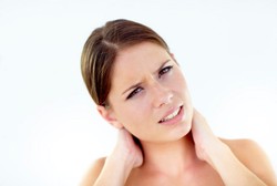 Hati-hati, Gaya Rambut Juga Bisa Memicu Nyeri Leher Lho