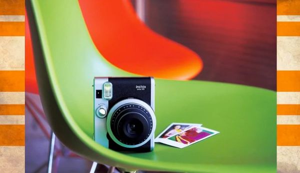 Fujifilm Instax Mini 90, Kamera Instan Bergaya Klasik
