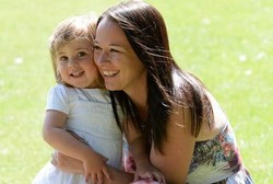 Suami Kanker Usus, Perempuan Ini Ingin Hadiahkan Seorang Anak