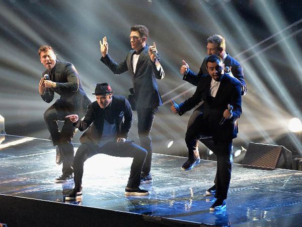 Aksi Memukau di Panggung MTV VMA 2013