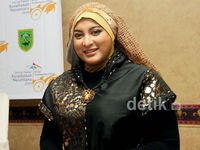 Jane Shalimar Berhijab