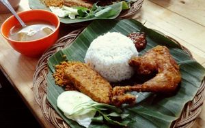 Menyantap Ayam Kremes yang Nikmat dan Hemat di Rawamangun