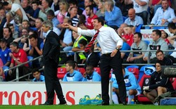 Malky Mackay memberikan arahan kepada para pemain Cardiff City. Getty Images/Stu Forster.