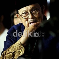Dolar Tembus Rp 11.000, Apa Kata BJ Habibie?