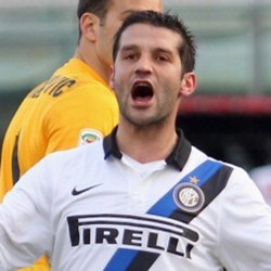 Chivu Belum Akan Pensiun dan Terus Main di Inter