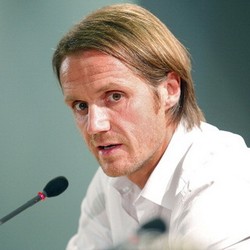 Stuttgart Tunjuk Schneider sebagai Pelatih Baru