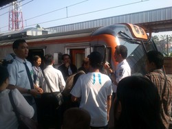 Listrik Padam, Kereta Tangerang-Duri Terhambat 30 Menit